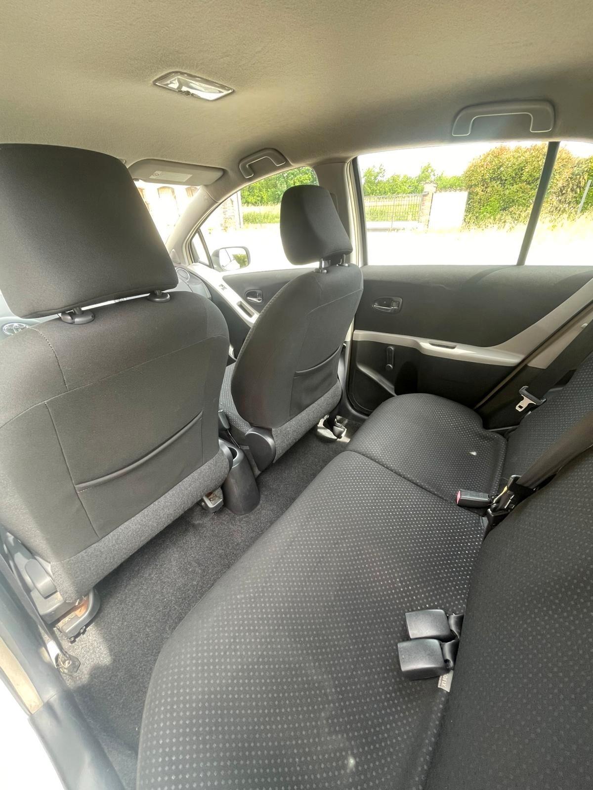 Toyota Yaris 1.0 5 porte Sol