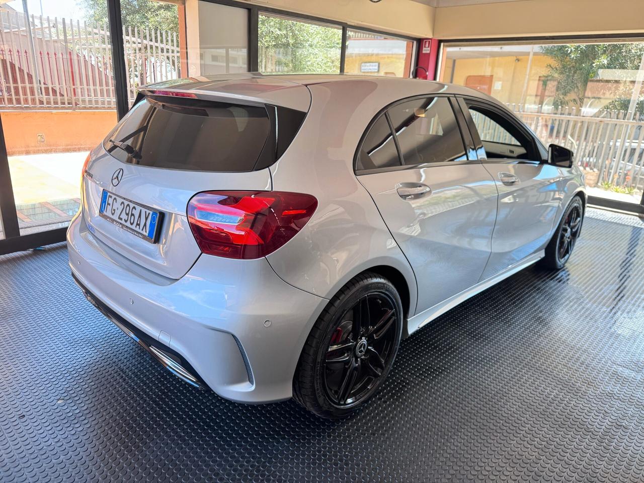 Mercedes-benz A180d Automatic Premium 2016 UNICOPRIETARIO