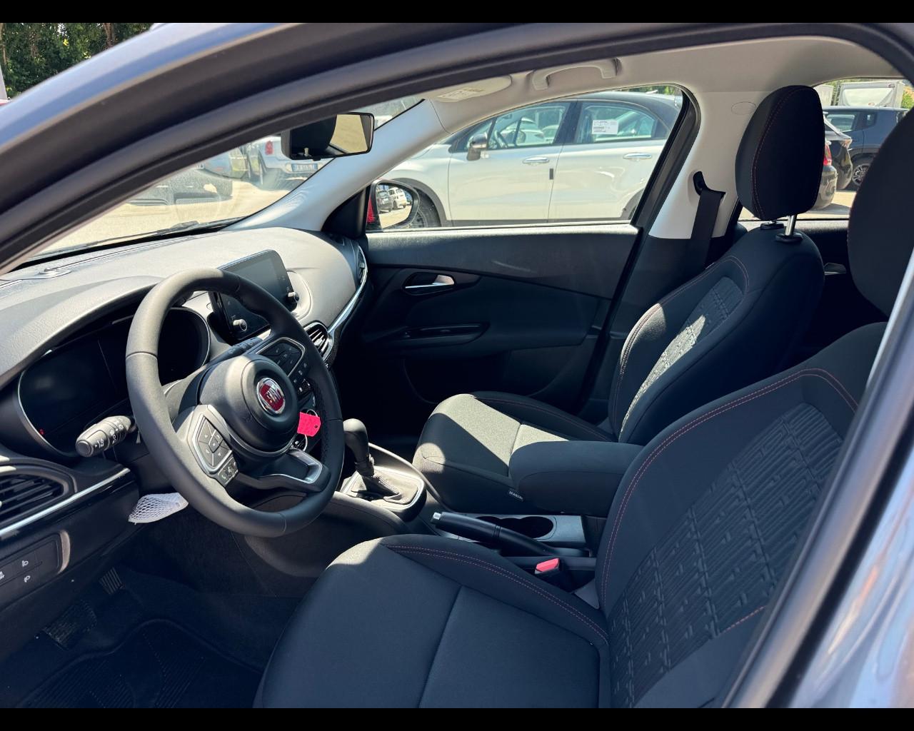 FIAT Tipo Station Wagon My22 1.5 Hybrid 130cv Dct Sw Red