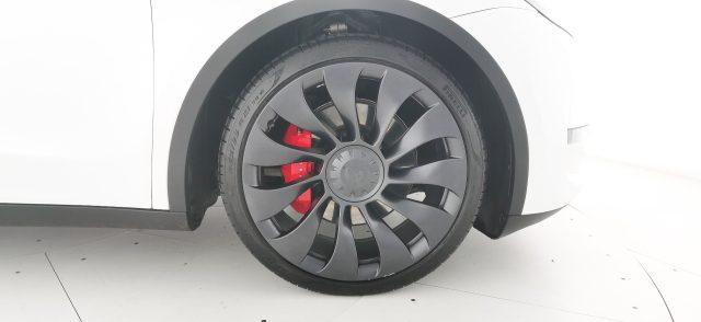 TESLA Model Y Performance Dual Motor AWD -con Autopilot avanzato