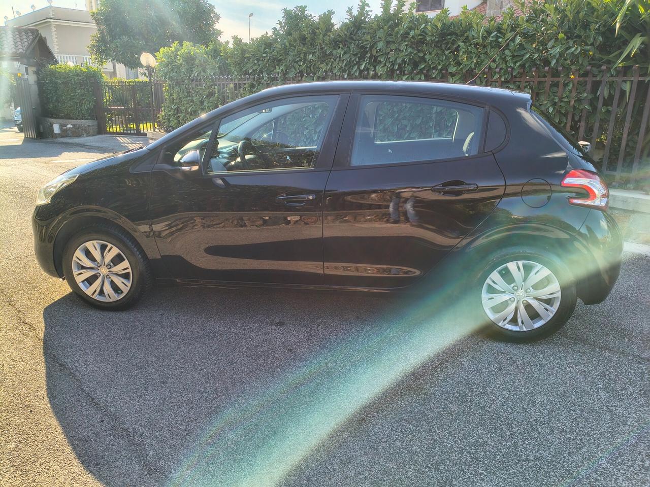 Peugeot 208 1.4 HDi 68 CV 5 porte Access