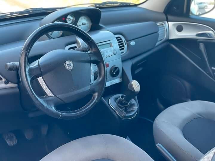 Lancia Ypsilon 1.3 MJT 75 CV Platino