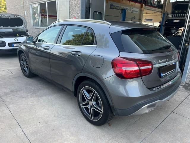 MERCEDES-BENZ GLA 200 d Automatic Business