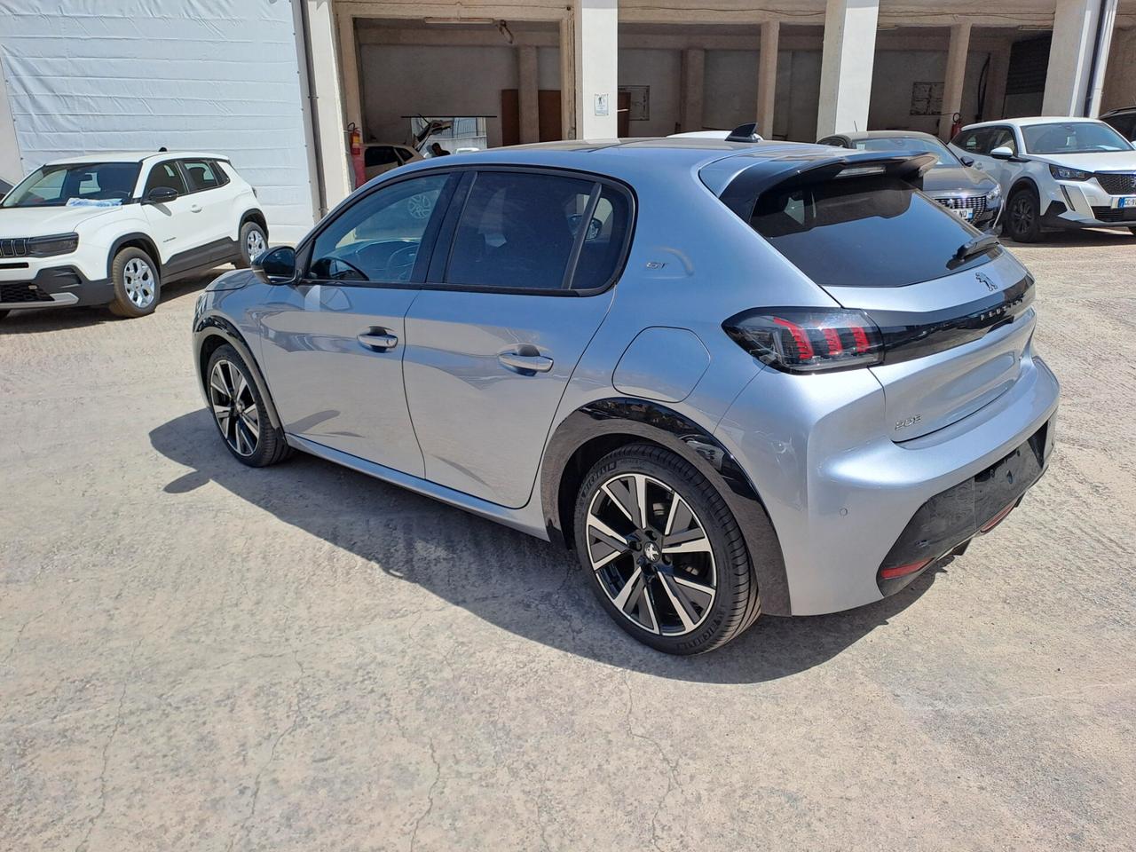 Peugeot 208 PureTech 130 Stop&Start EAT8 5 porte GT