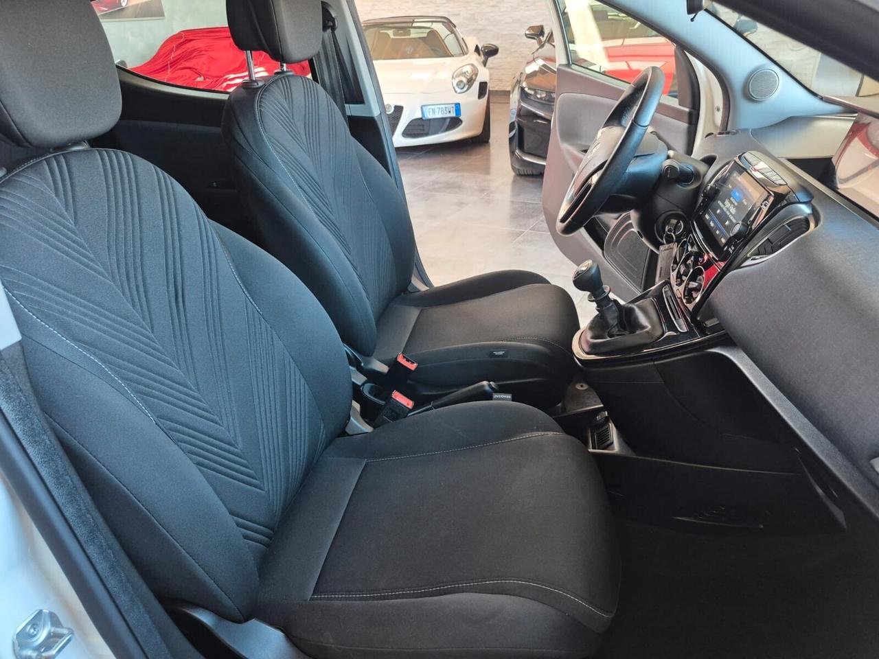 Lancia Ypsilon 1.0 hybrid gold PREZZO REALE