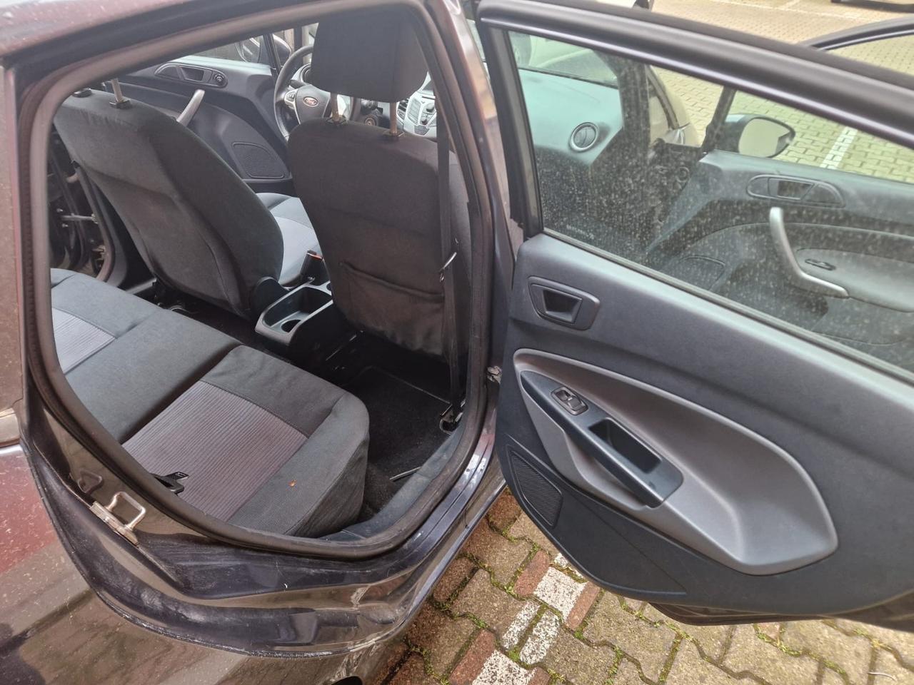 Ford Fiesta 1.6 TDCi 95 CV 5p. Titanium perfetto stato