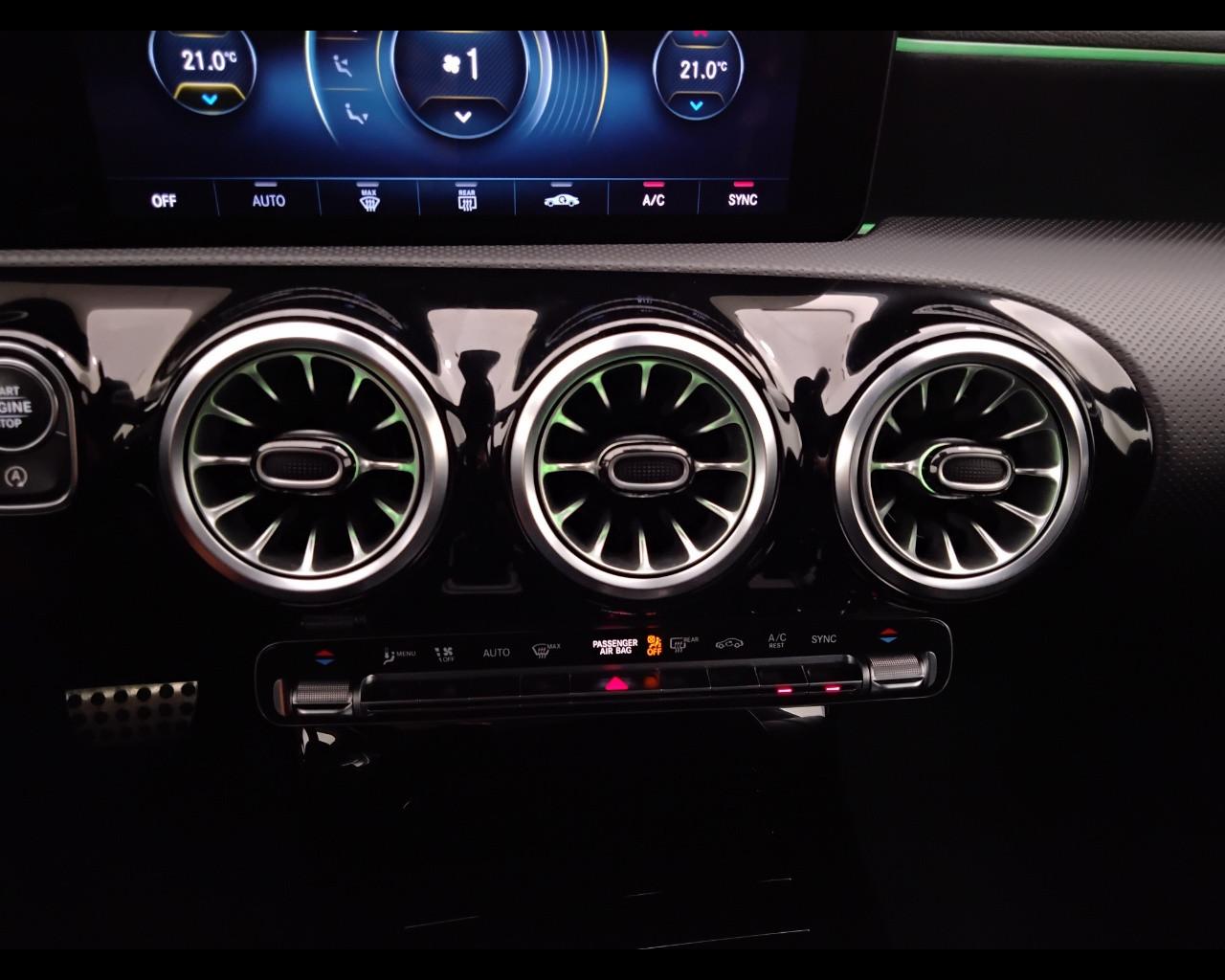 Mercedes-Benz Classe A - W177 2018 - A 180 d Premium auto