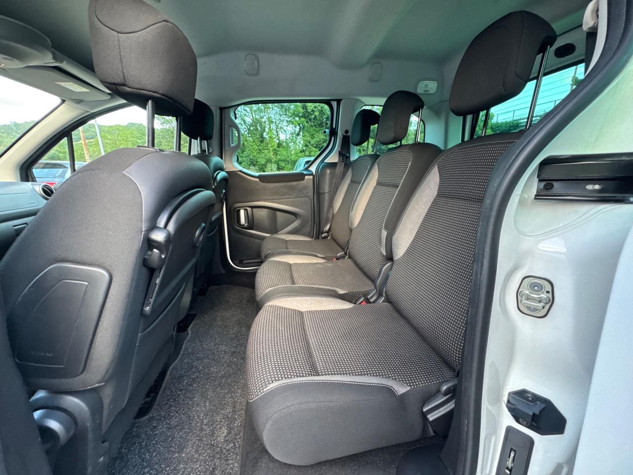 Peugeot Partner Tepee 1.6 BlueHDi 100 Outdoor