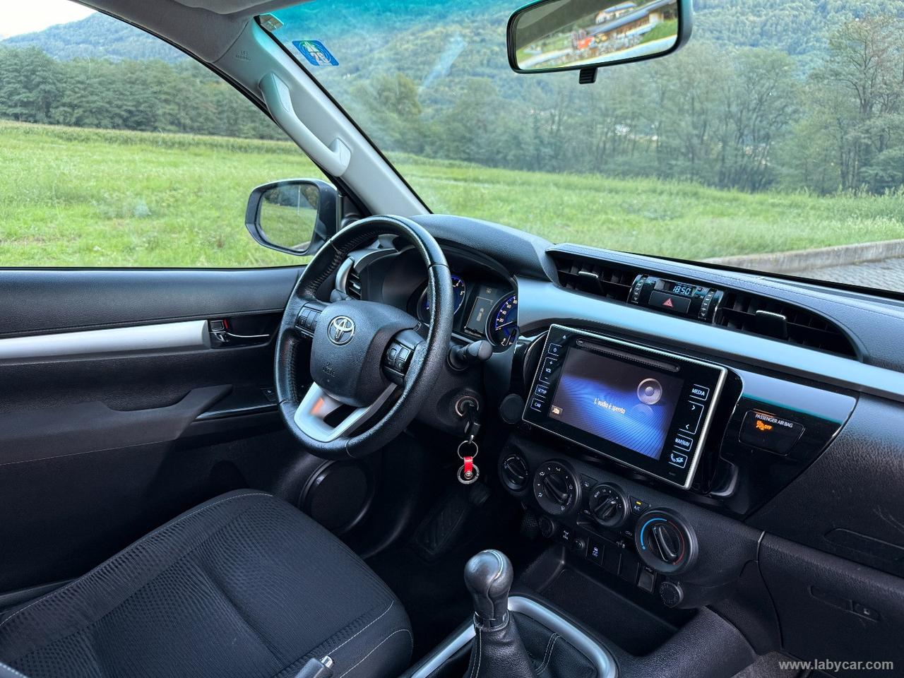 TOYOTA Hilux 2.4 D-4D 4WD 2p. EXTRA CAB CAMERA SENS PARK