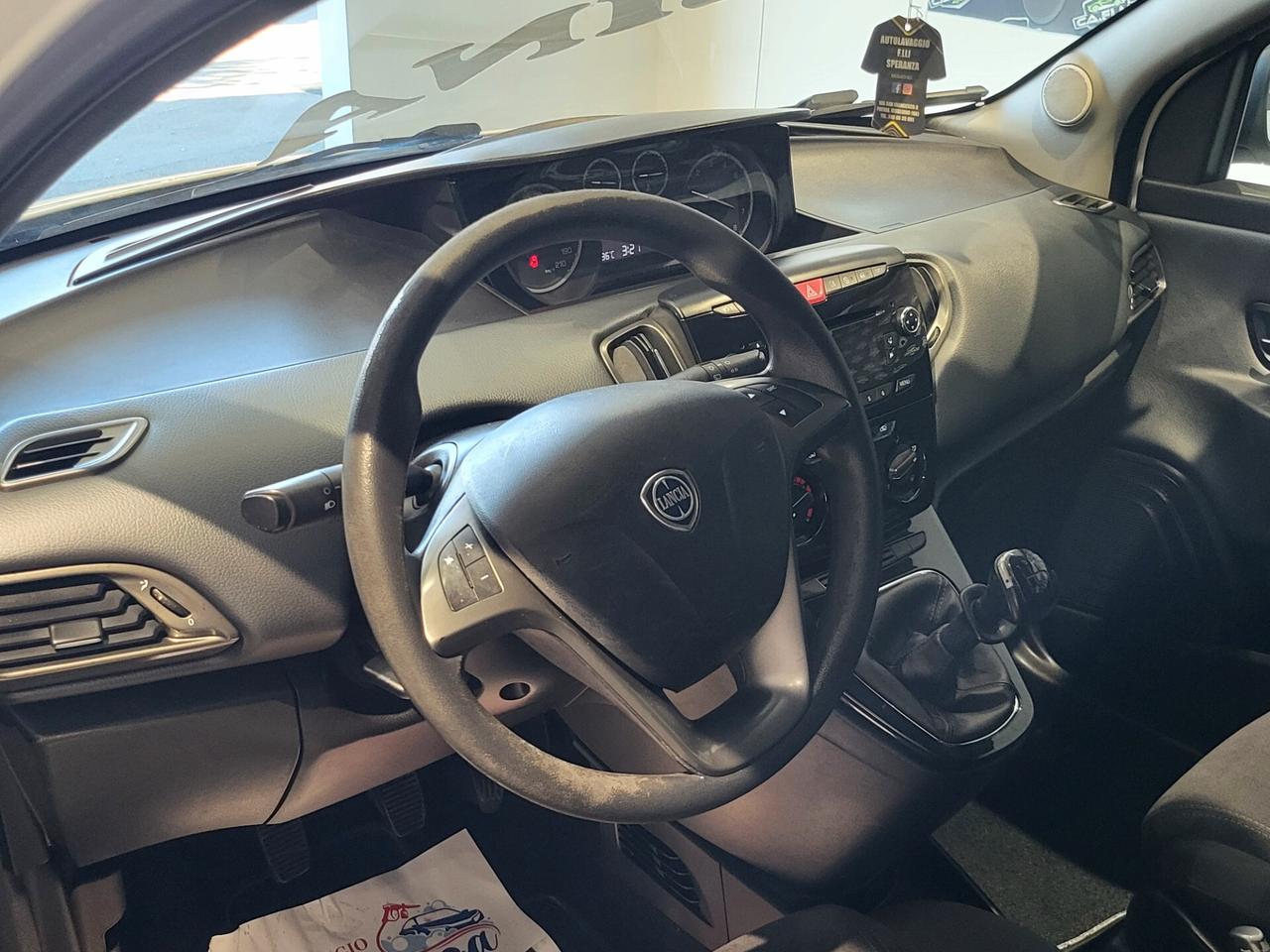 Lancia Ypsilon - 2012 1.2 69 CV Gold