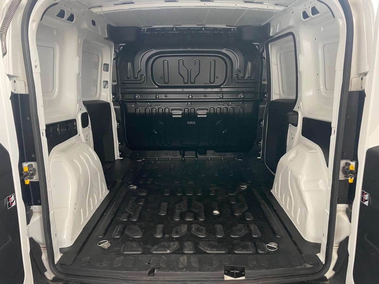 Fiat Doblo 1.6 MJT 105CV S&S PC-TN Cargo Lounge 3 Posti