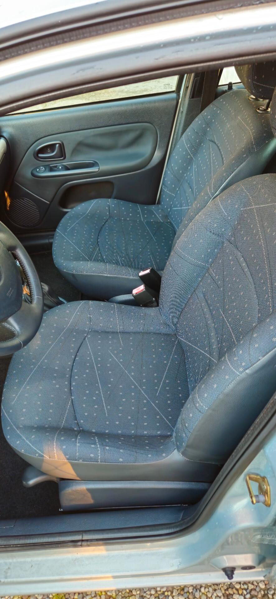 Renault Clio 1.2 Benzina 75cv