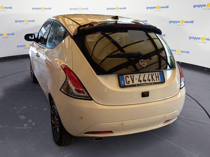 Lancia Ypsilon New 5 porte My24 1.0 Firefly 70 CvStart&Stop Hybrid Oro