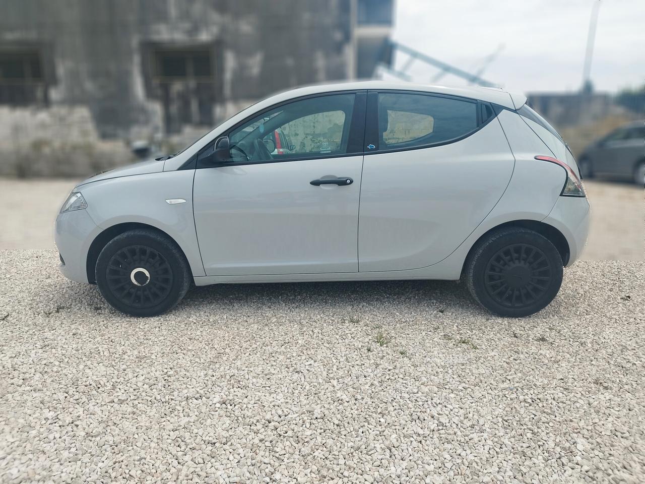 Lancia Ypsilon 5p 1.2 69cv EcoChic Gold Gpl