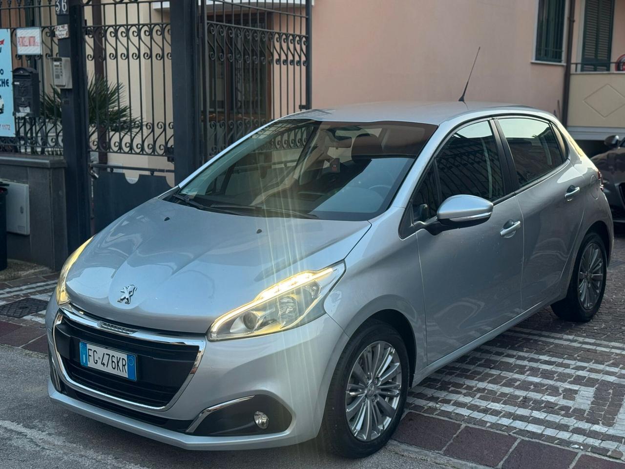 Peugeot 208 PureTech 82 5p. GPL Active