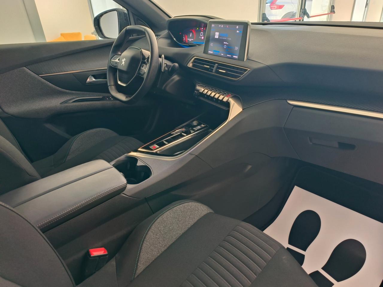 Peugeot 3008 BlueHDi 130 S&S EAT8 Active Pack