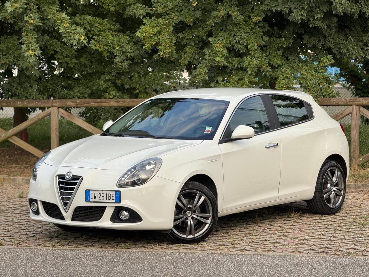 Alfa Romeo Giulietta 1.6 JTDm-2 105 CV Exclusive adatta per neopatentati