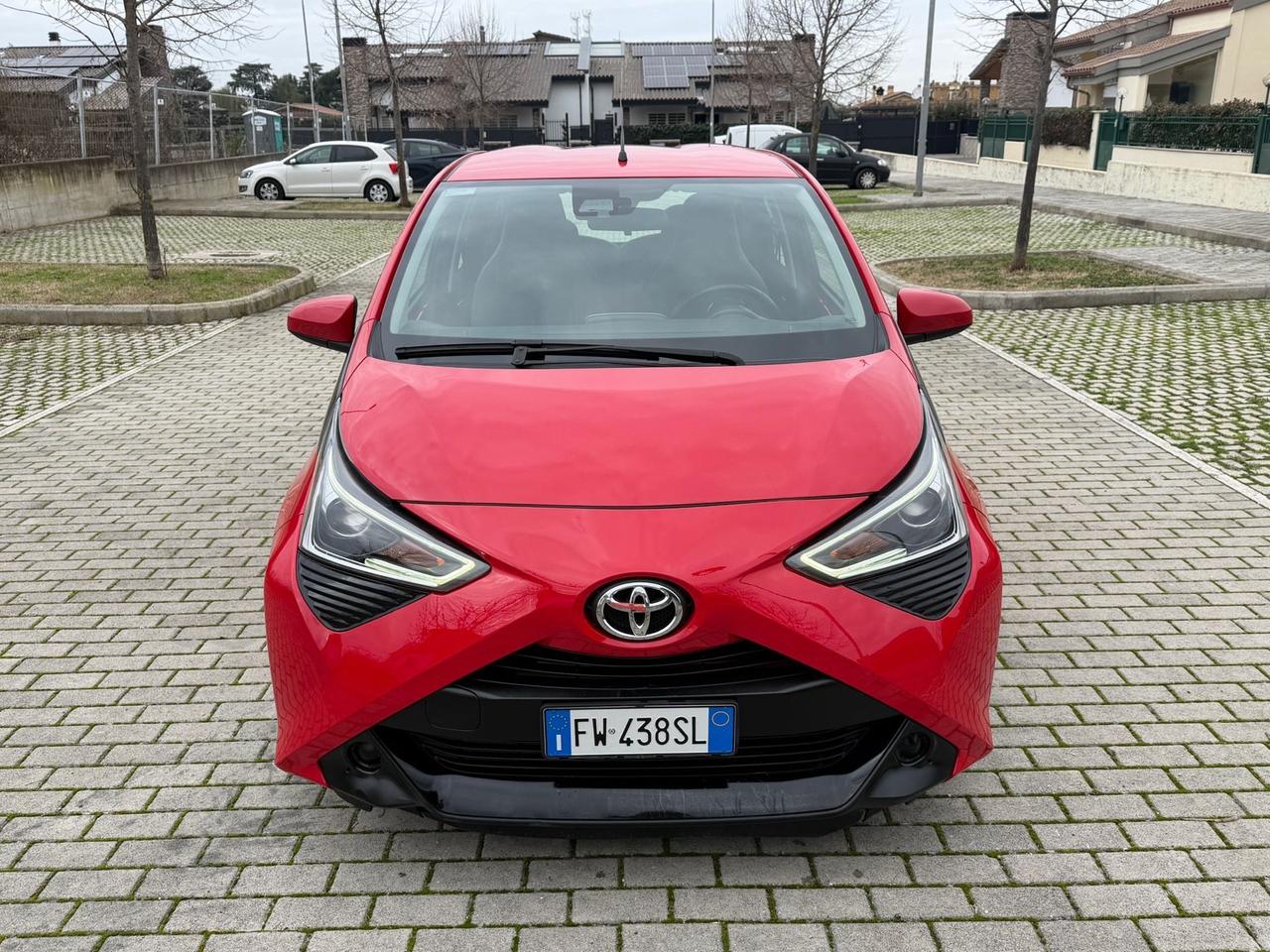 Toyota Aygo 1.0 AUTOMATICA 72 CV 5 porte x-play MMT