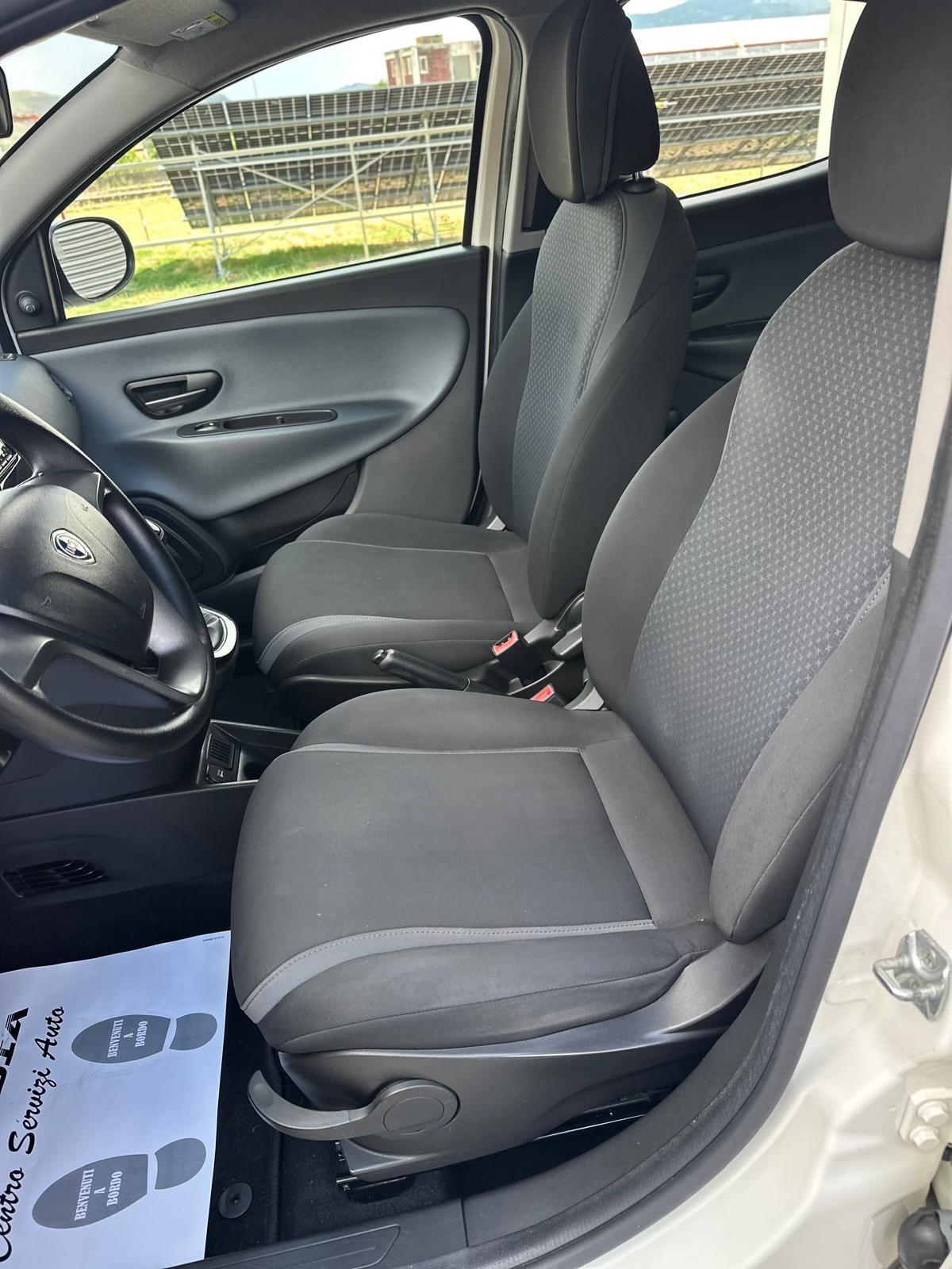 Lancia Ypsilon 1.2 69 CV 5 porte Platinum