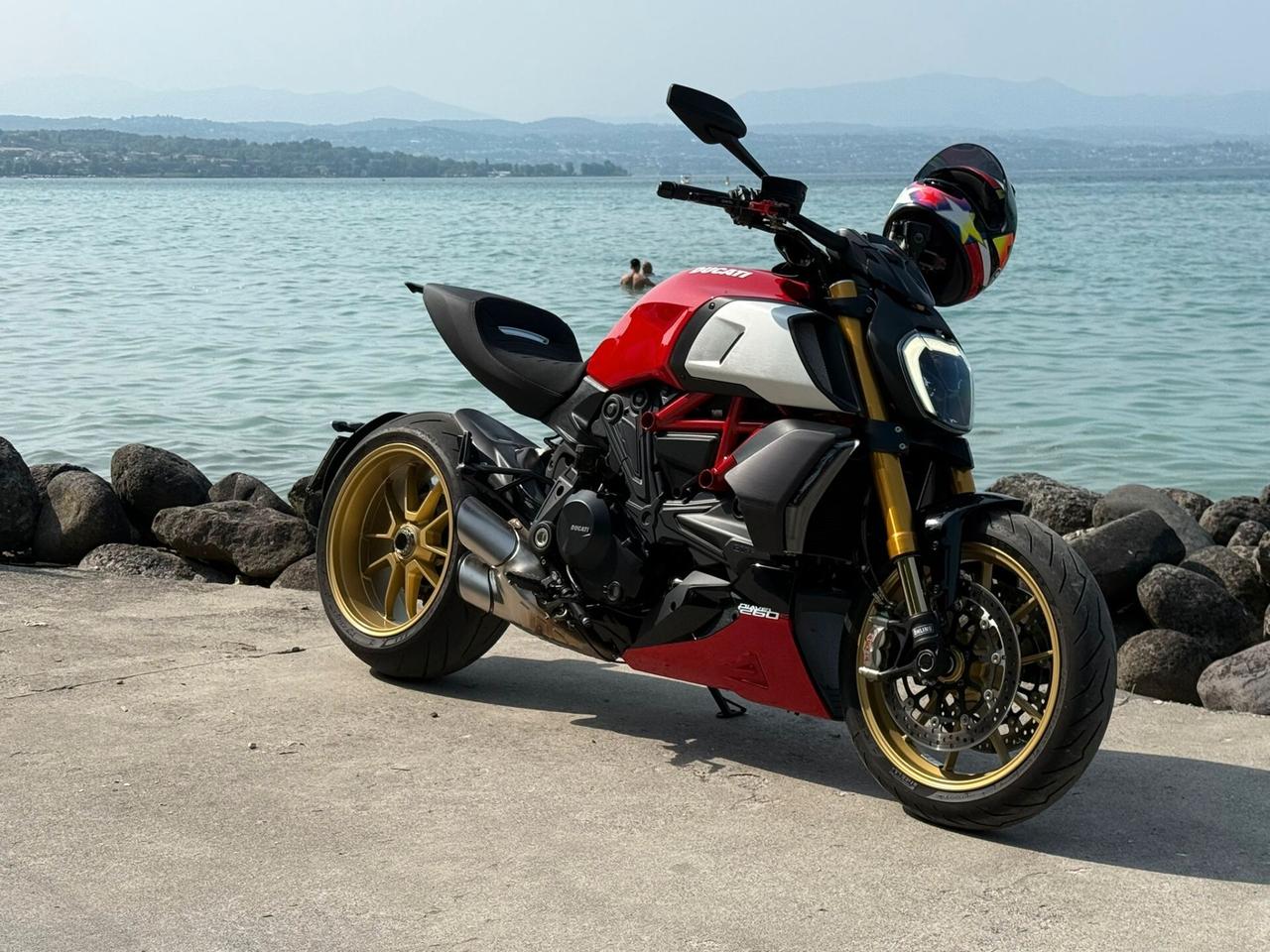 Ducati Diavel 1260 S "RED - GOLD WHEELS - KM 5200 TG DUCATI"