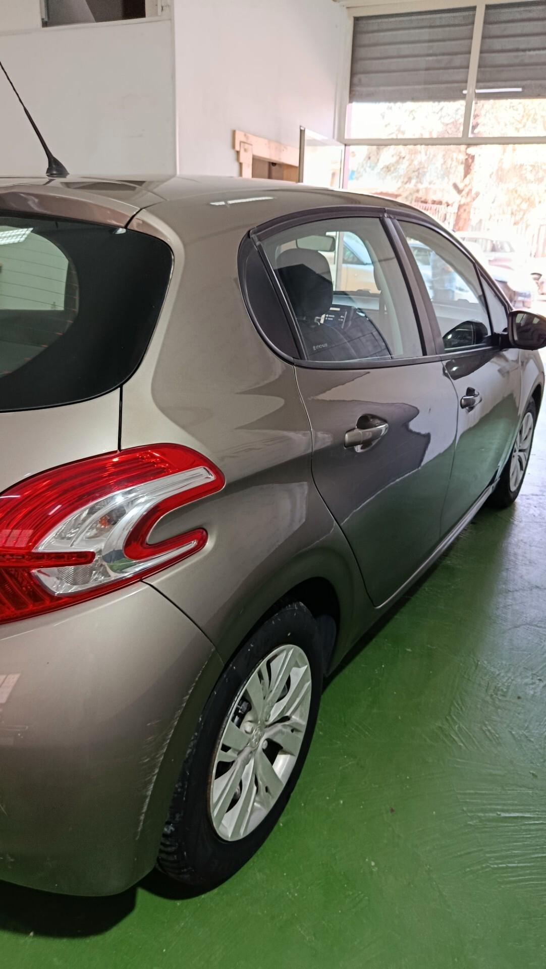 Peugeot 208 1.2 VTi 82 CV 5 porte Allure