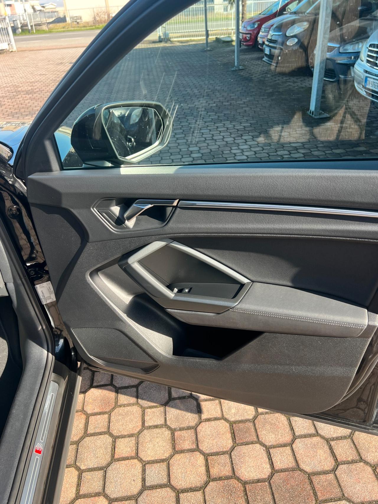 Audi Q3 35 TDI S tronic line edition