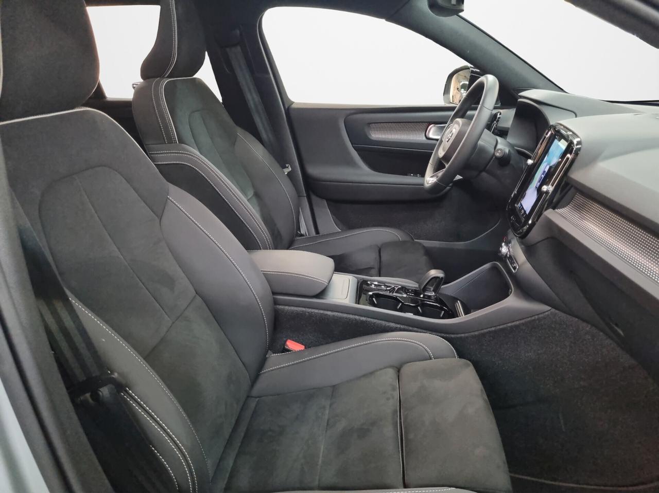 Volvo XC40 B3 automatico Ultimate Dark