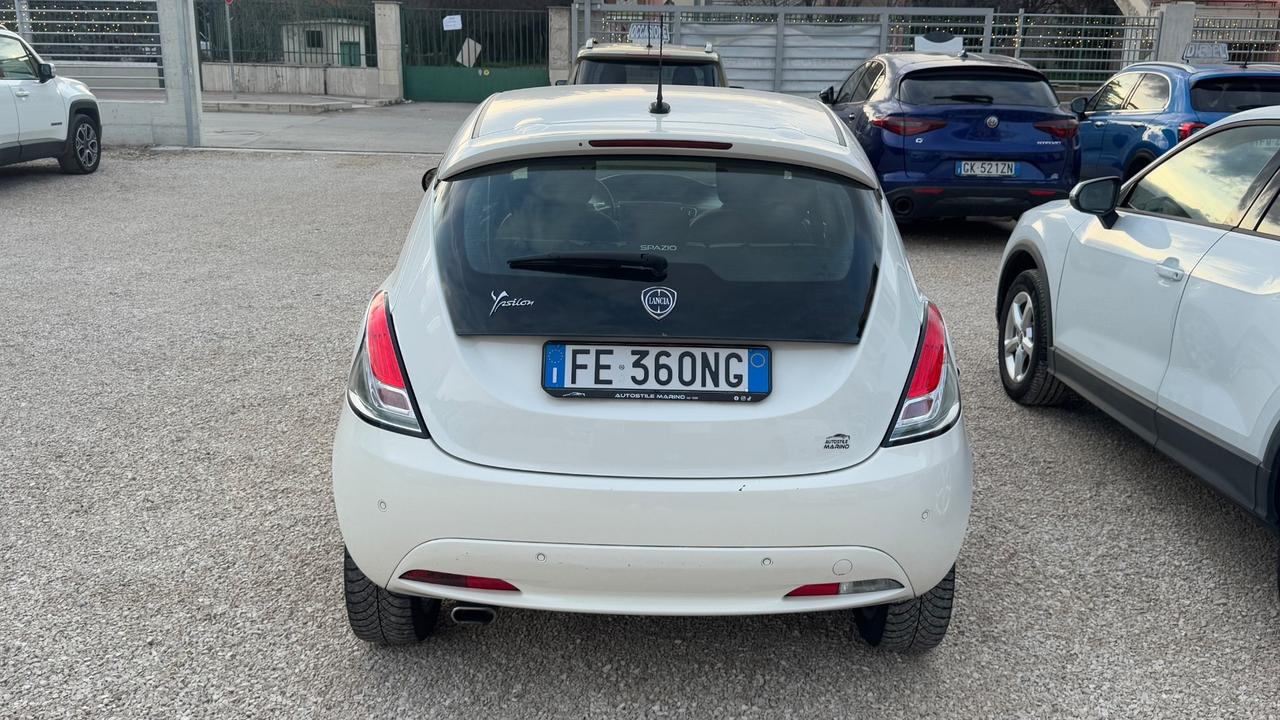 Lancia Ypsilon 1.2 69 CV 5 porte GPL Ecochic Gold