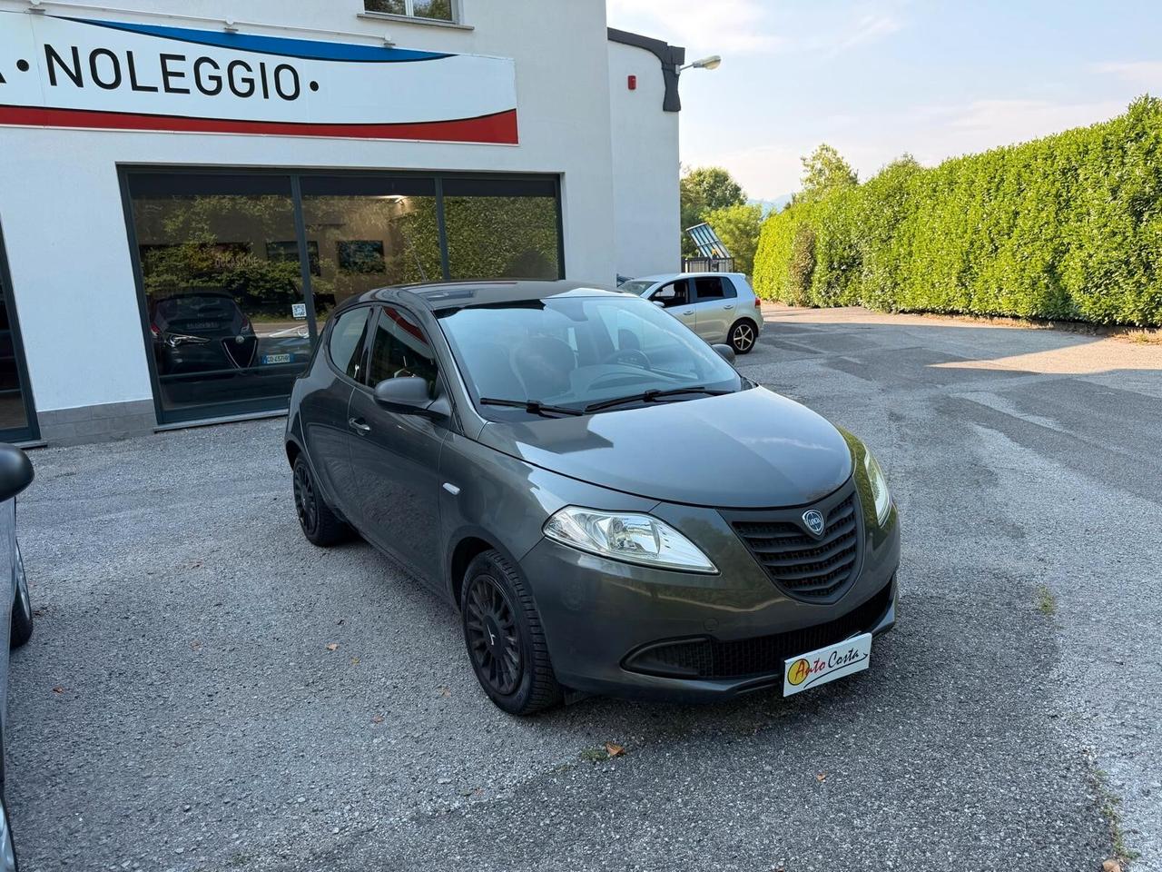 Lancia Ypsilon 1.2 69 CV 5 porte Platinum