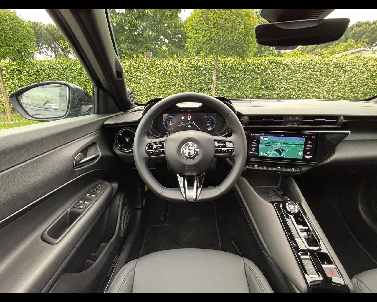 Alfa Romeo Junior - Junior 1.2 ibrida Ti 145cv edct6