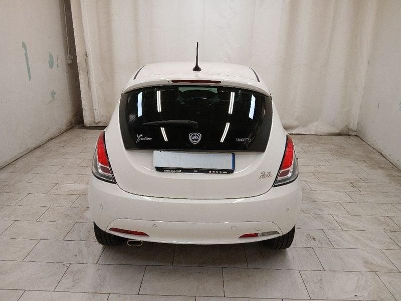 Lancia Ypsilon 1.0 firefly hybrid Gold s&s 70cv