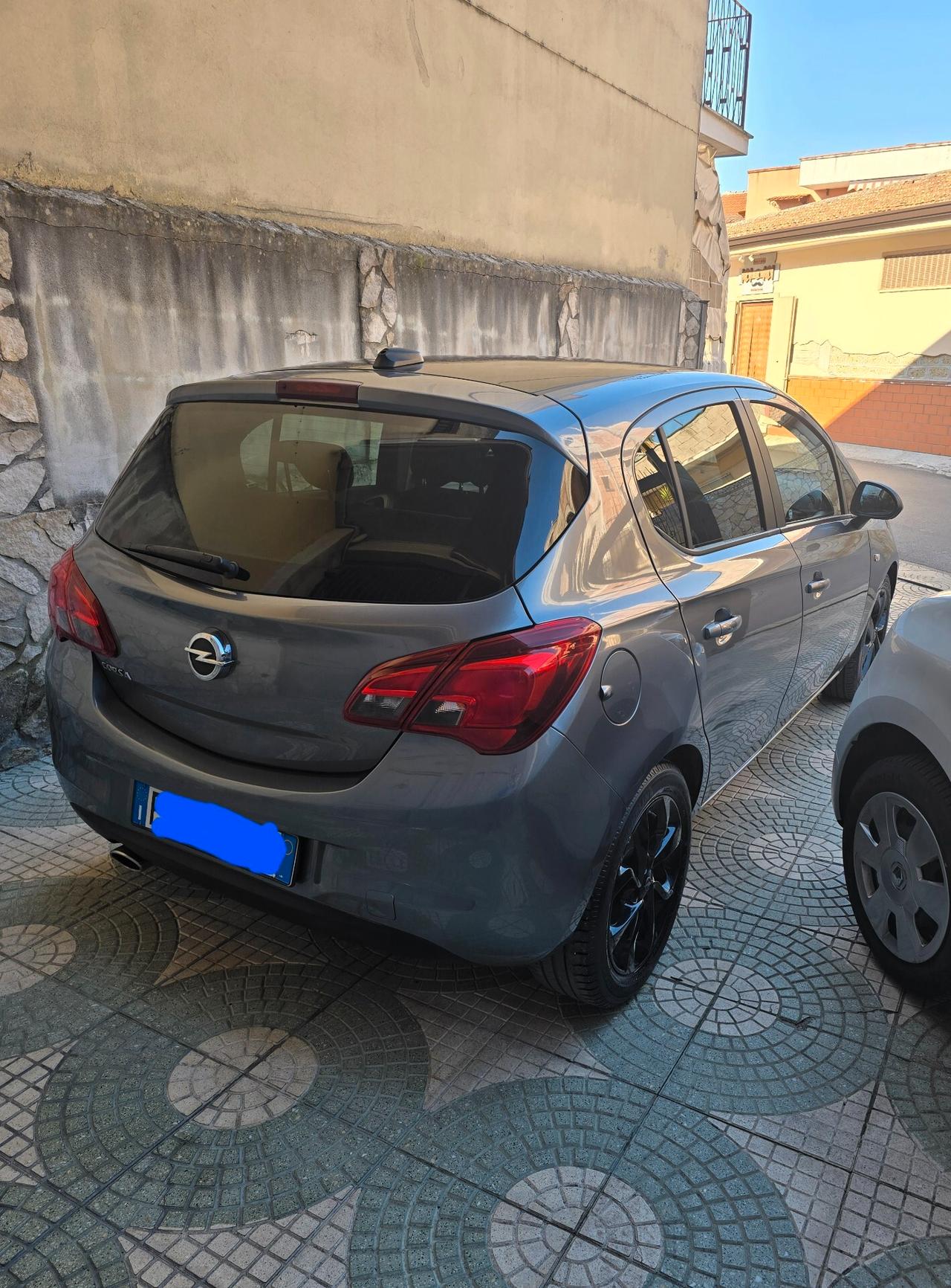 Opel Corsa 1.2 Coupé b-Color