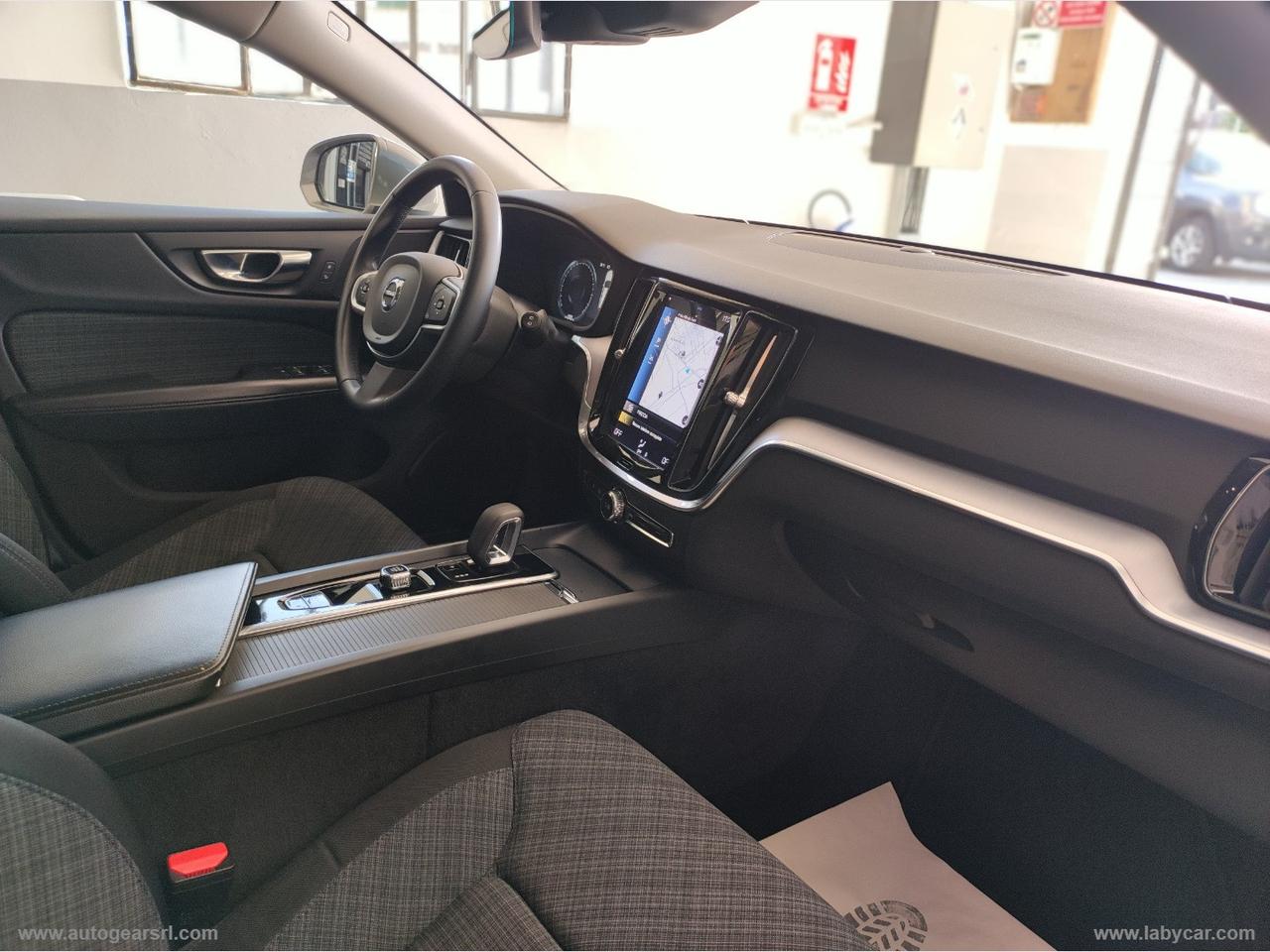 VOLVO V60 B4