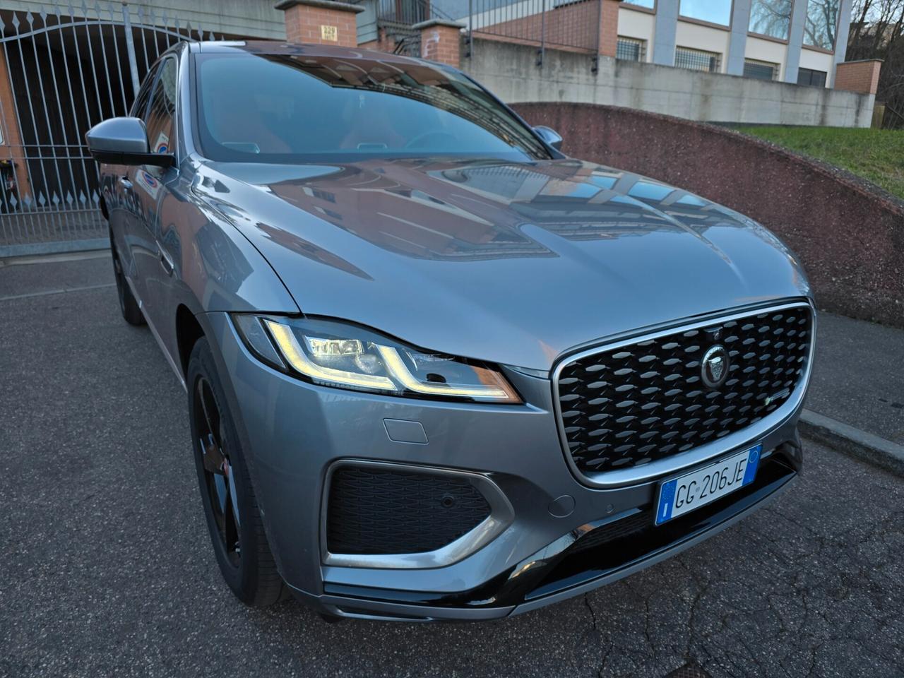 JAGUAR F-Pace R-Dynamic HSE 2.0d 204 CV AWD Auto.