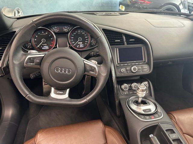 AUDI R8 Spyder 5.2 V10 FSI quattro R tronic