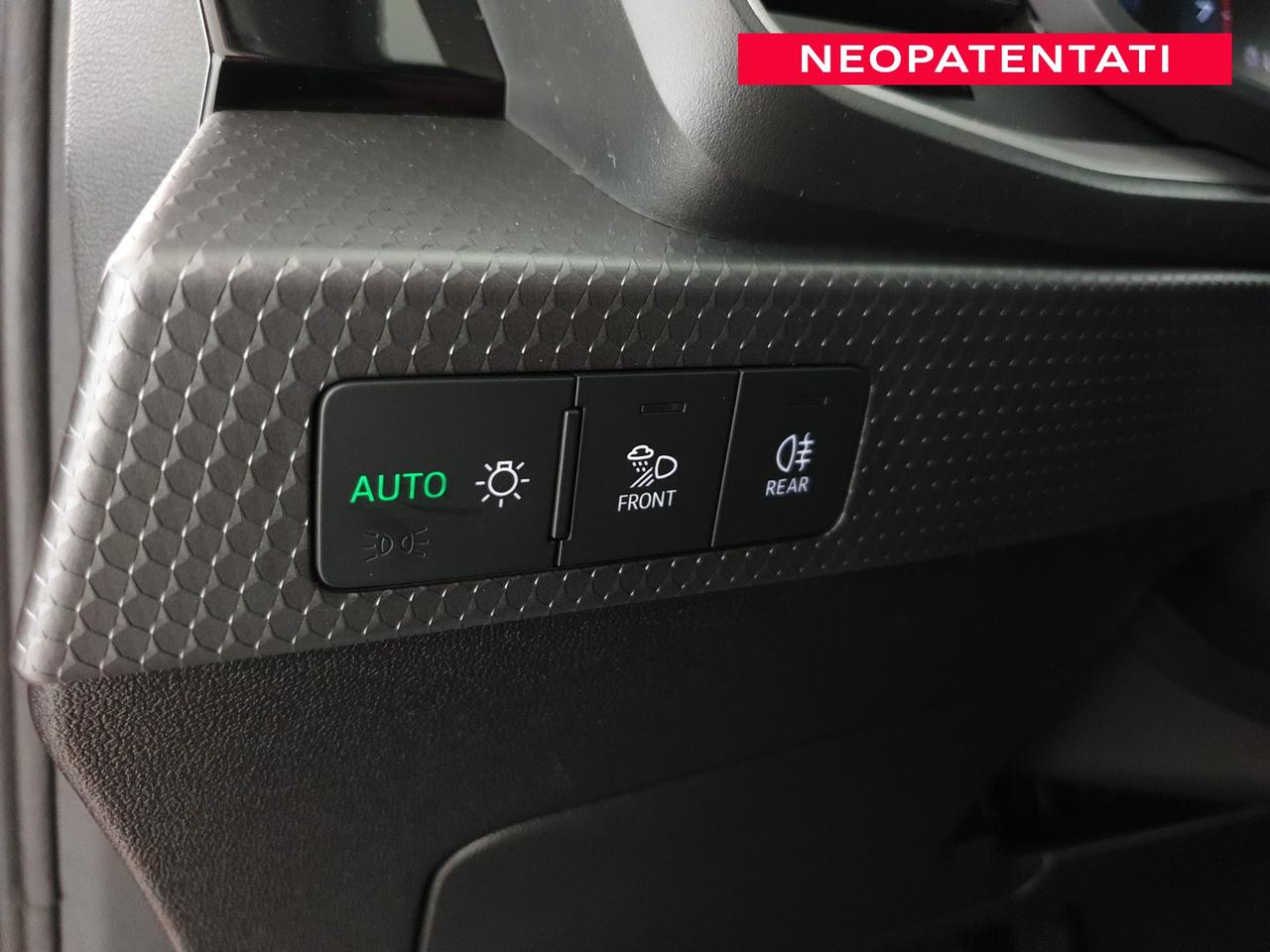 Allstreet 30TFSI 116CV S tronic Identity Contrast