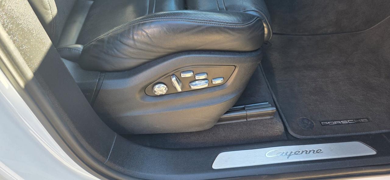 Porsche Cayenne Coupé 3.0 V6 TETTO