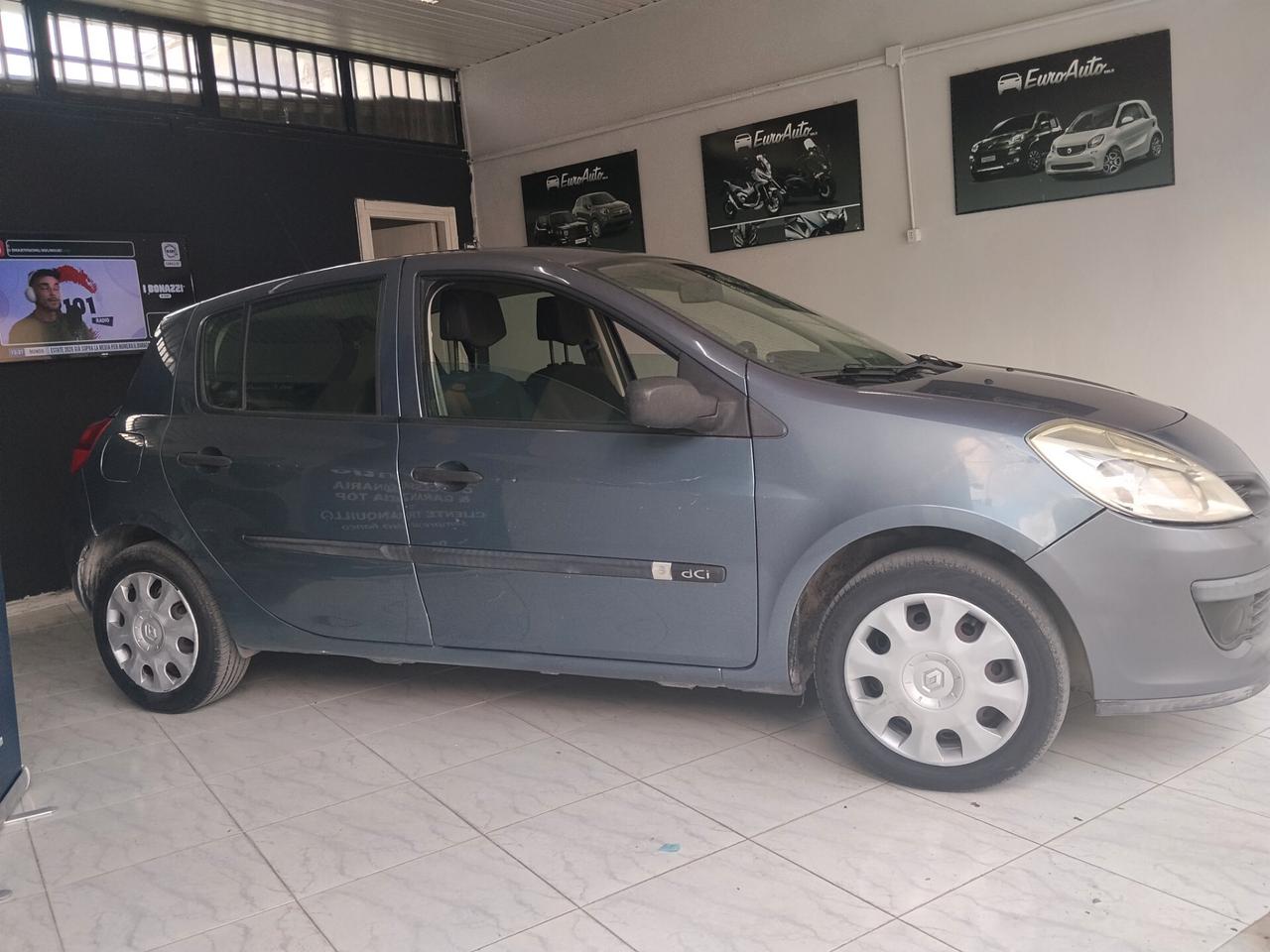 Renault Clio 1.5 diesel CON GARANZIA