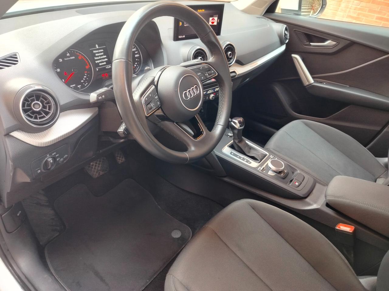 Audi Q2 35 TDI S tronic Business