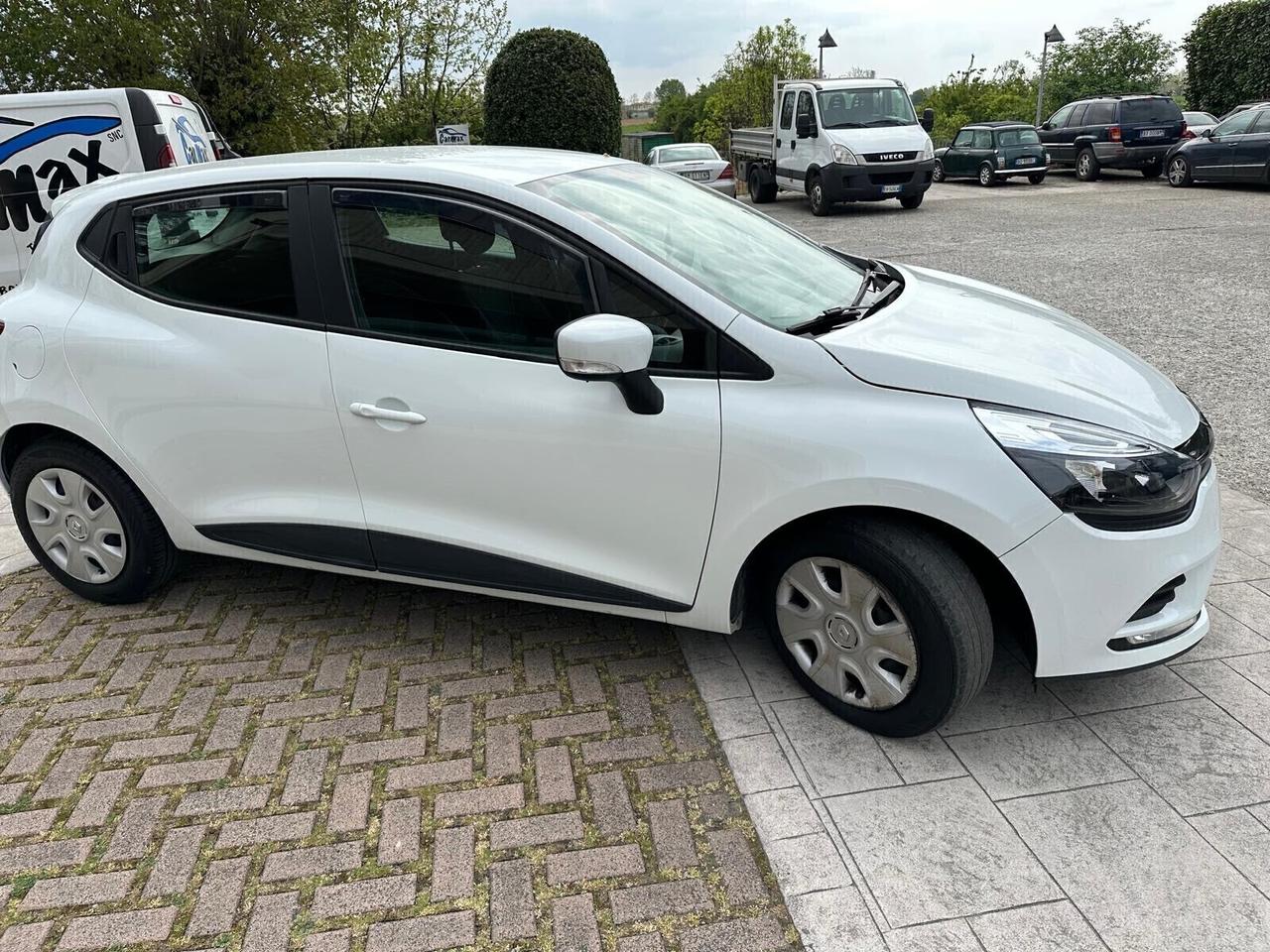 Renault Clio 1.2 75 CV 5 porte Duel