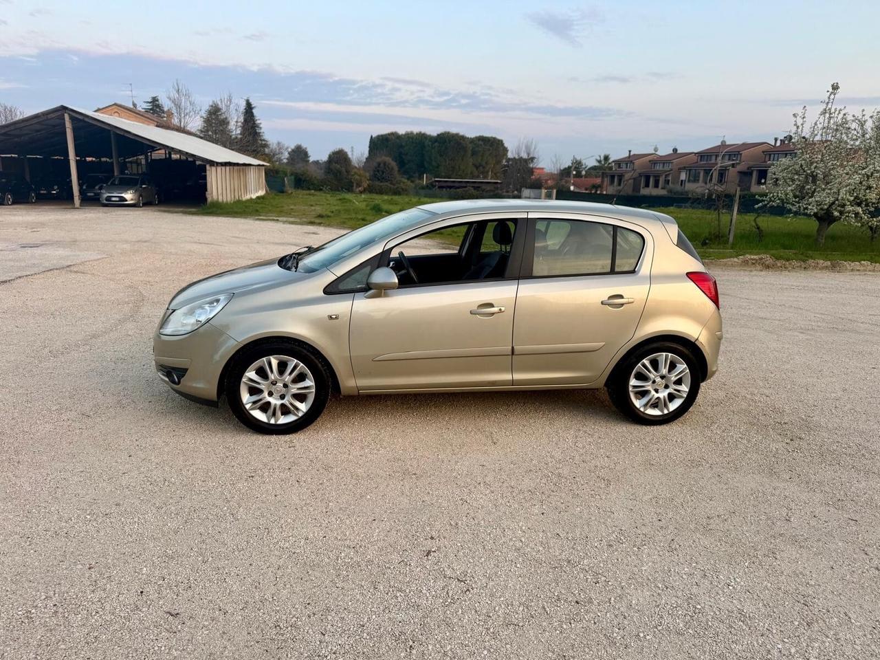 Opel Corsa 1.2 Benzina Metano unipropr. NEOPATENTATi