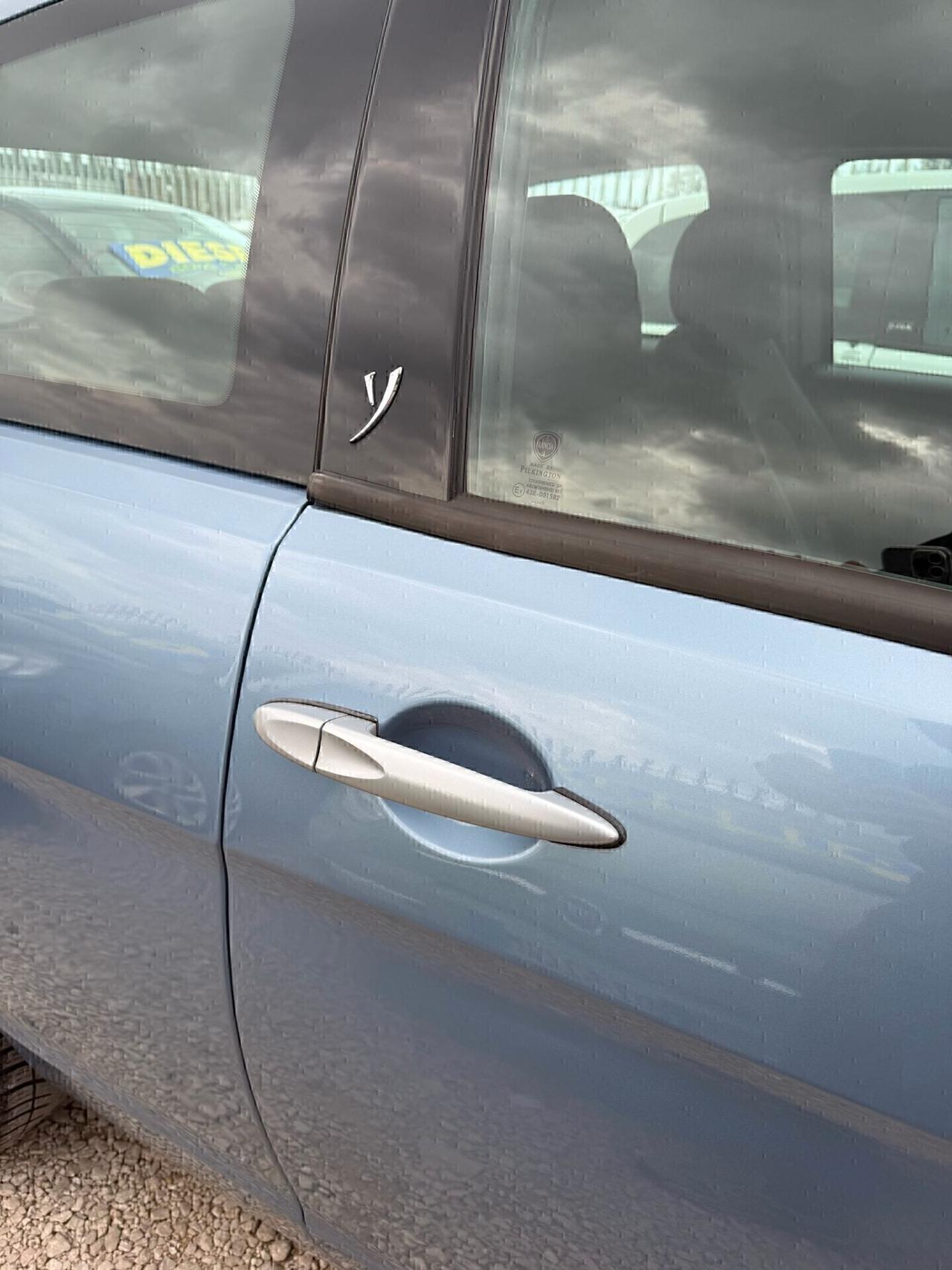 Lancia Ypsilon 1.2 Versus