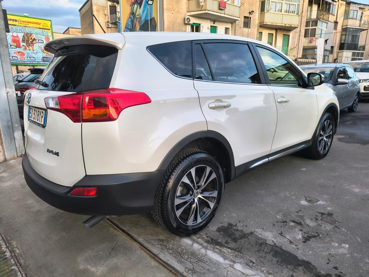 TOYOTA RAV4 2.2 DIESEL UNICOPROPRIETARIO LOUNGE