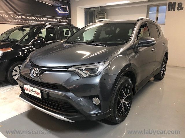 TOYOTA RAV4 2.0 D-4D 2WD Lounge