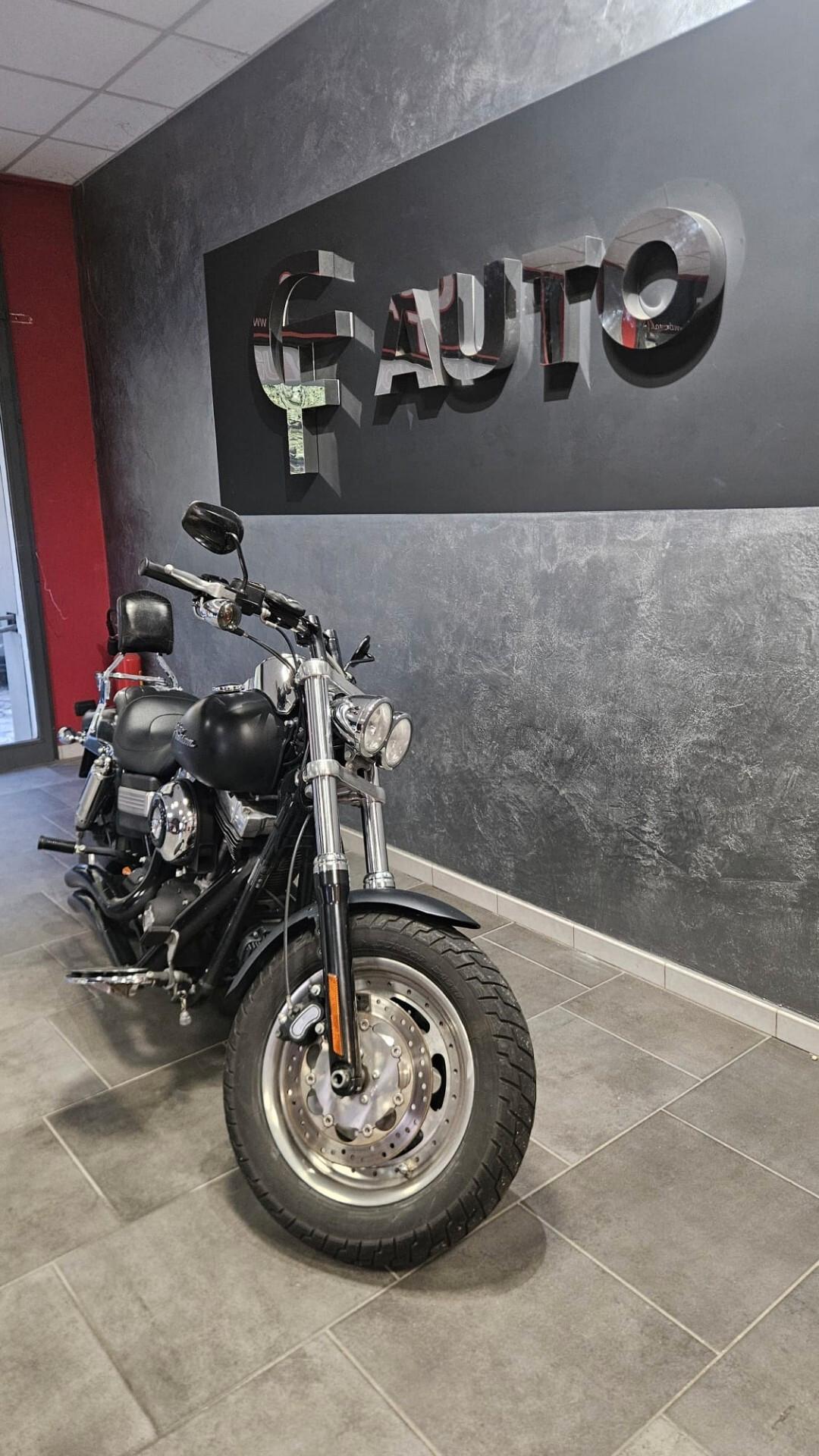 Harley-davidson Dyna Fat Bob nero opaco