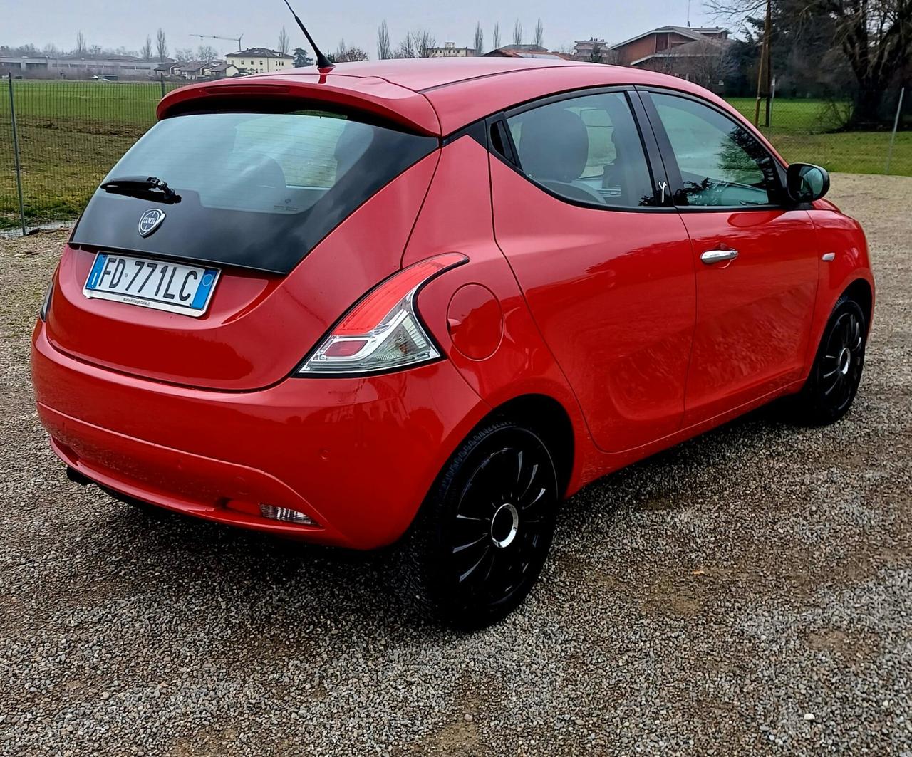 Lancia Ypsilon 1.2 69 CV 5 porte Platinum