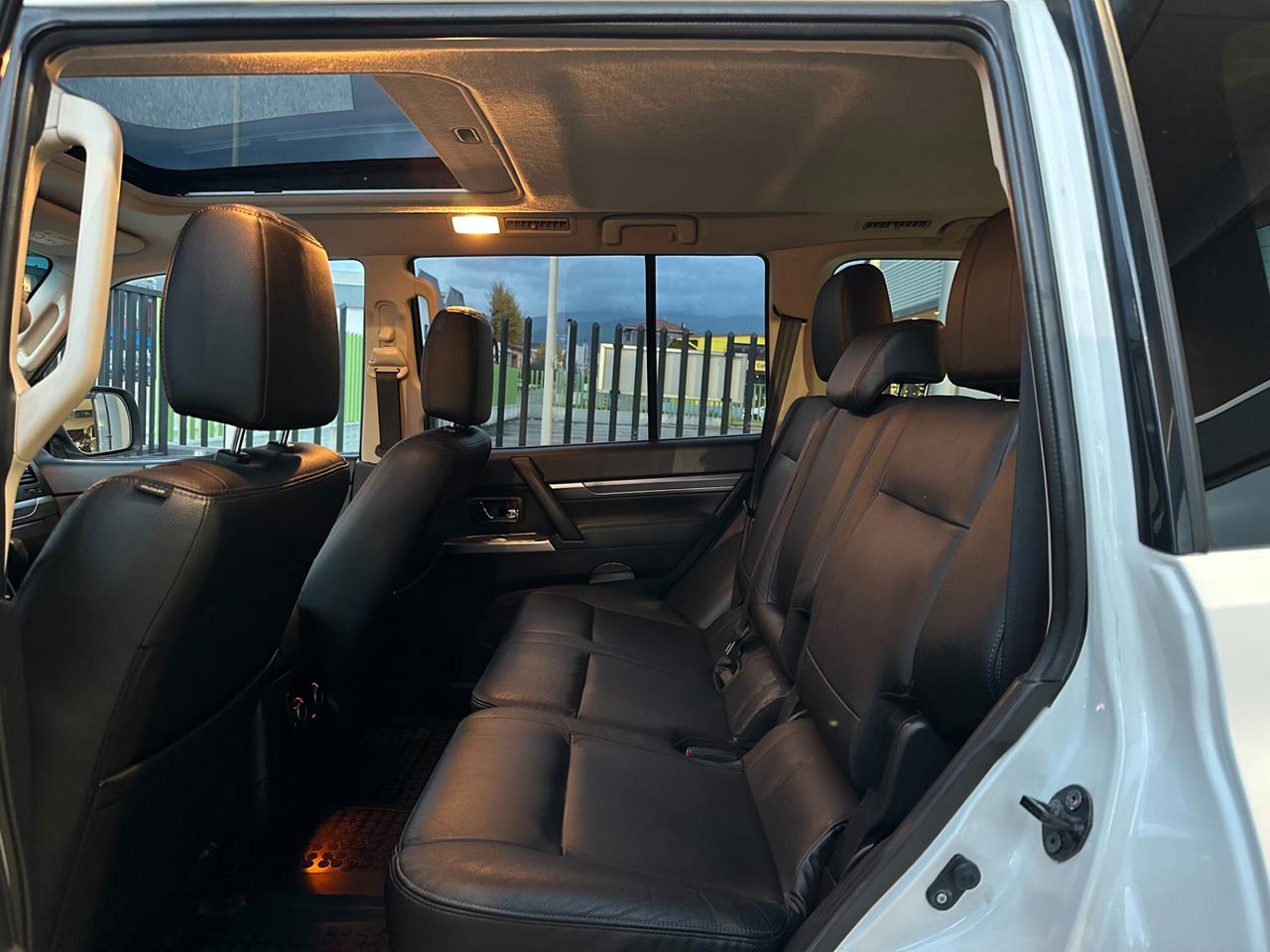 Mitsubishi Pajero 3.2 DI-D 16V aut. Instyle DPF 7 POSTI