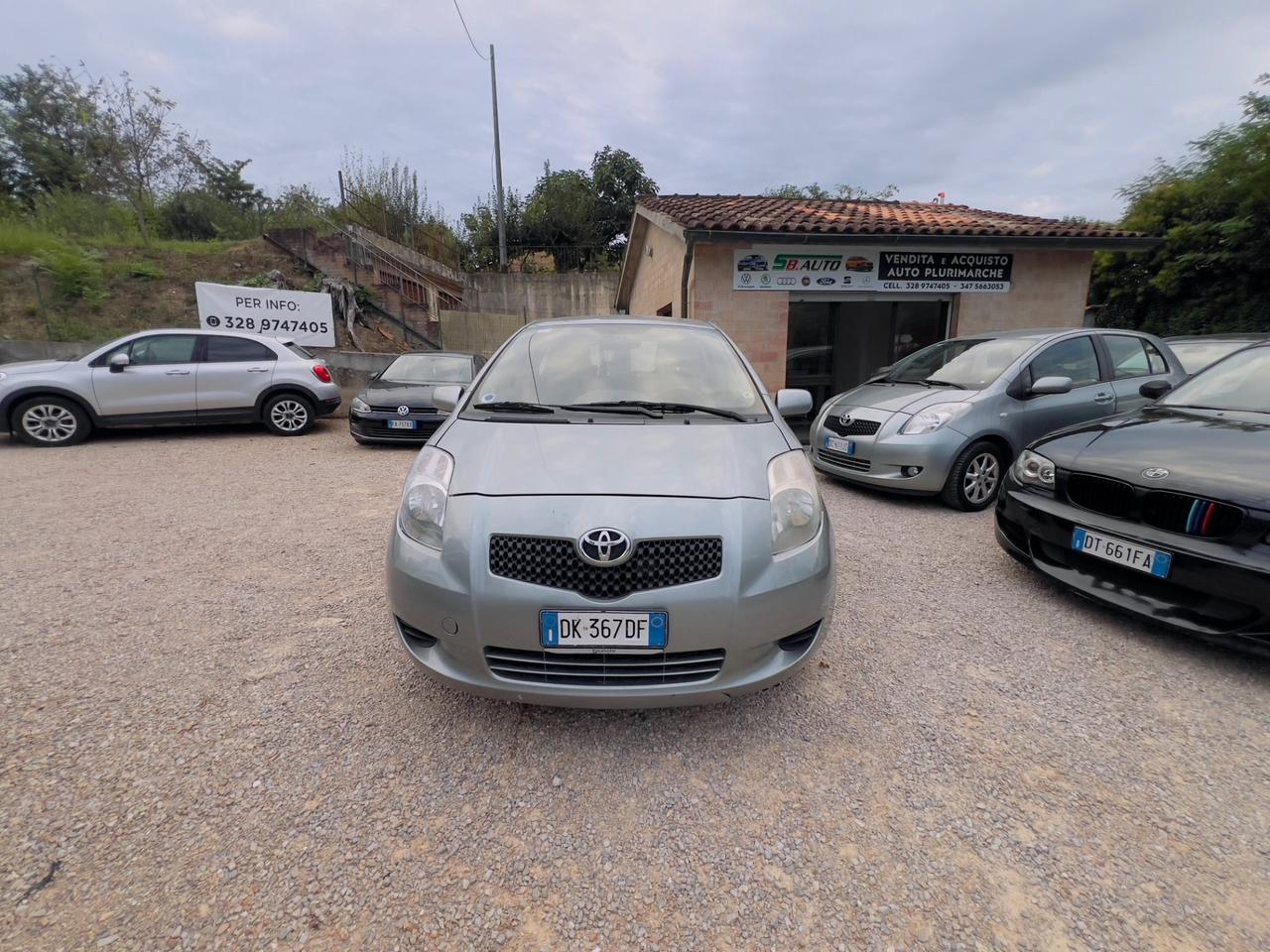 Toyota Yaris 1.0 5 porte
