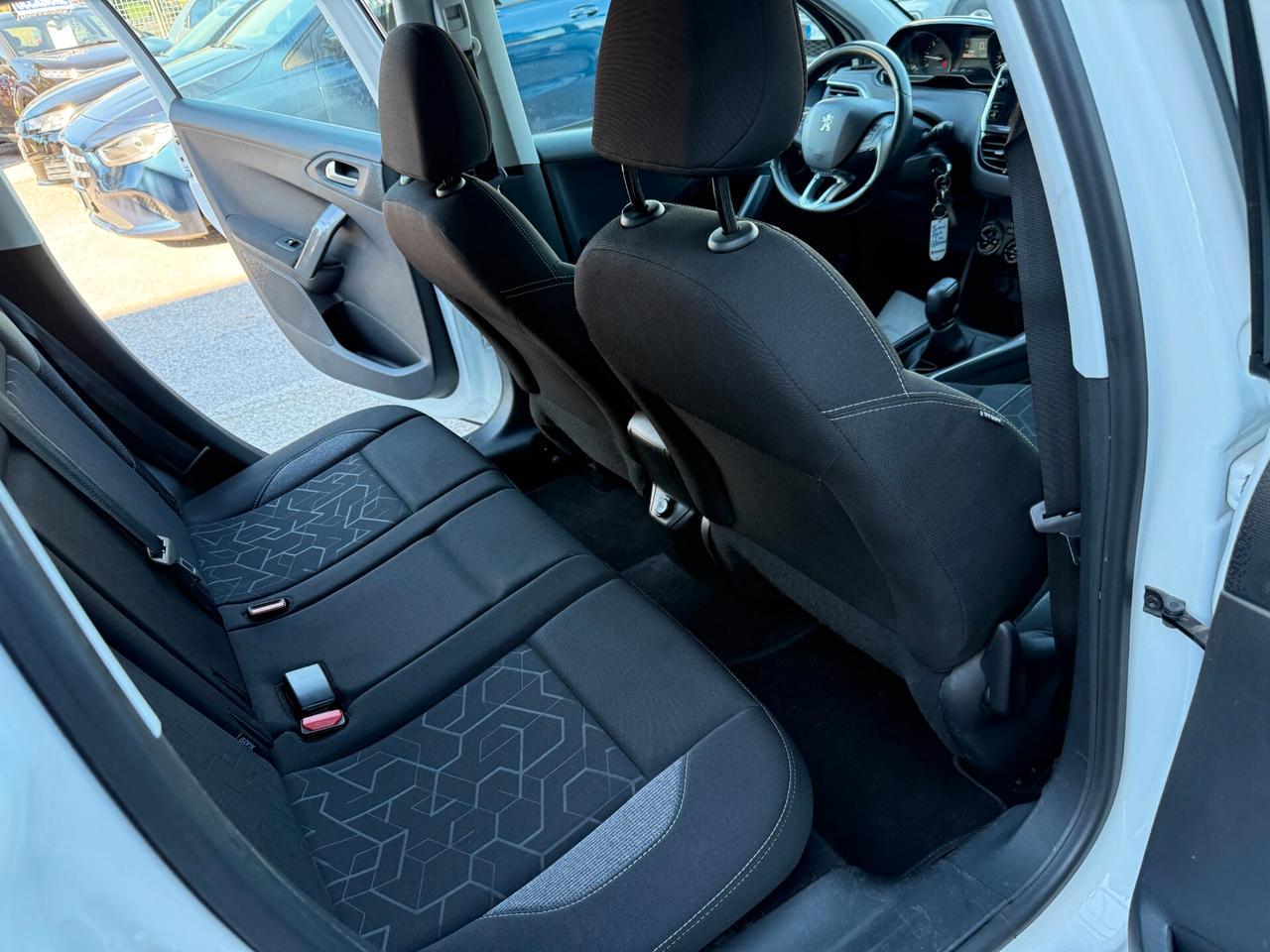 Peugeot 2008 BlueHDi 100 Allure