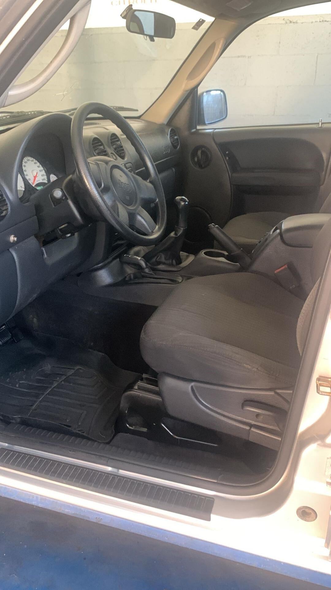 Jeep Cherokee 2.5 CRD Sport